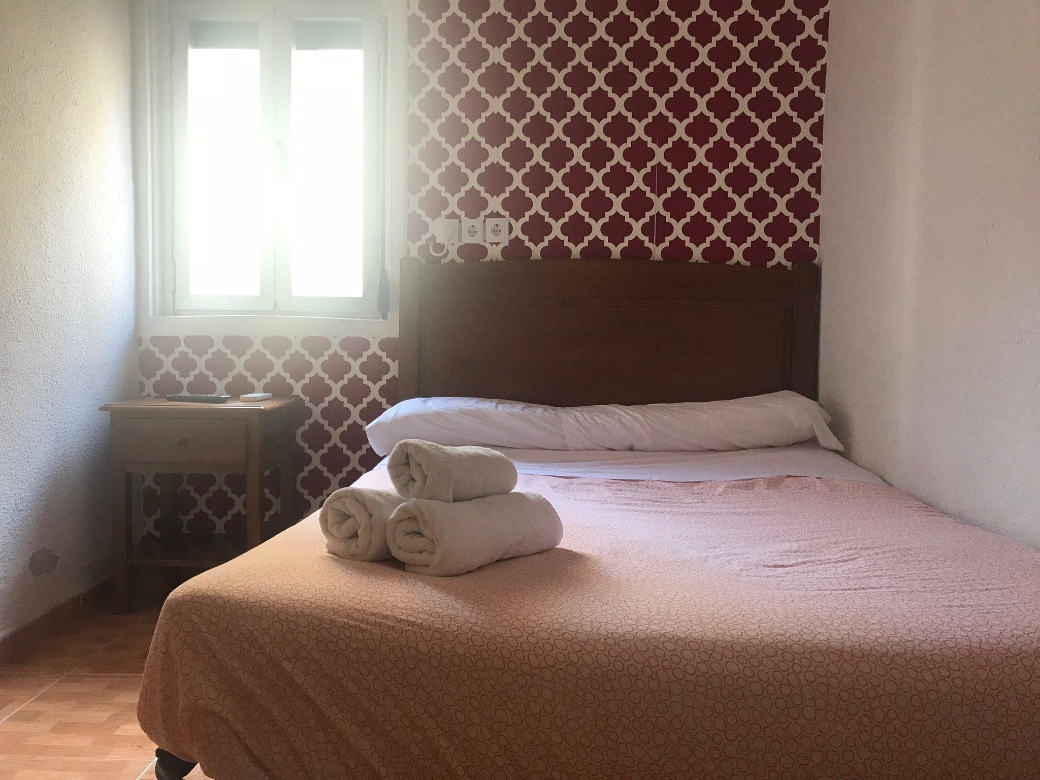 Hostal Los Perales Madryt Zewnętrze zdjęcie A guest room at the hotel
