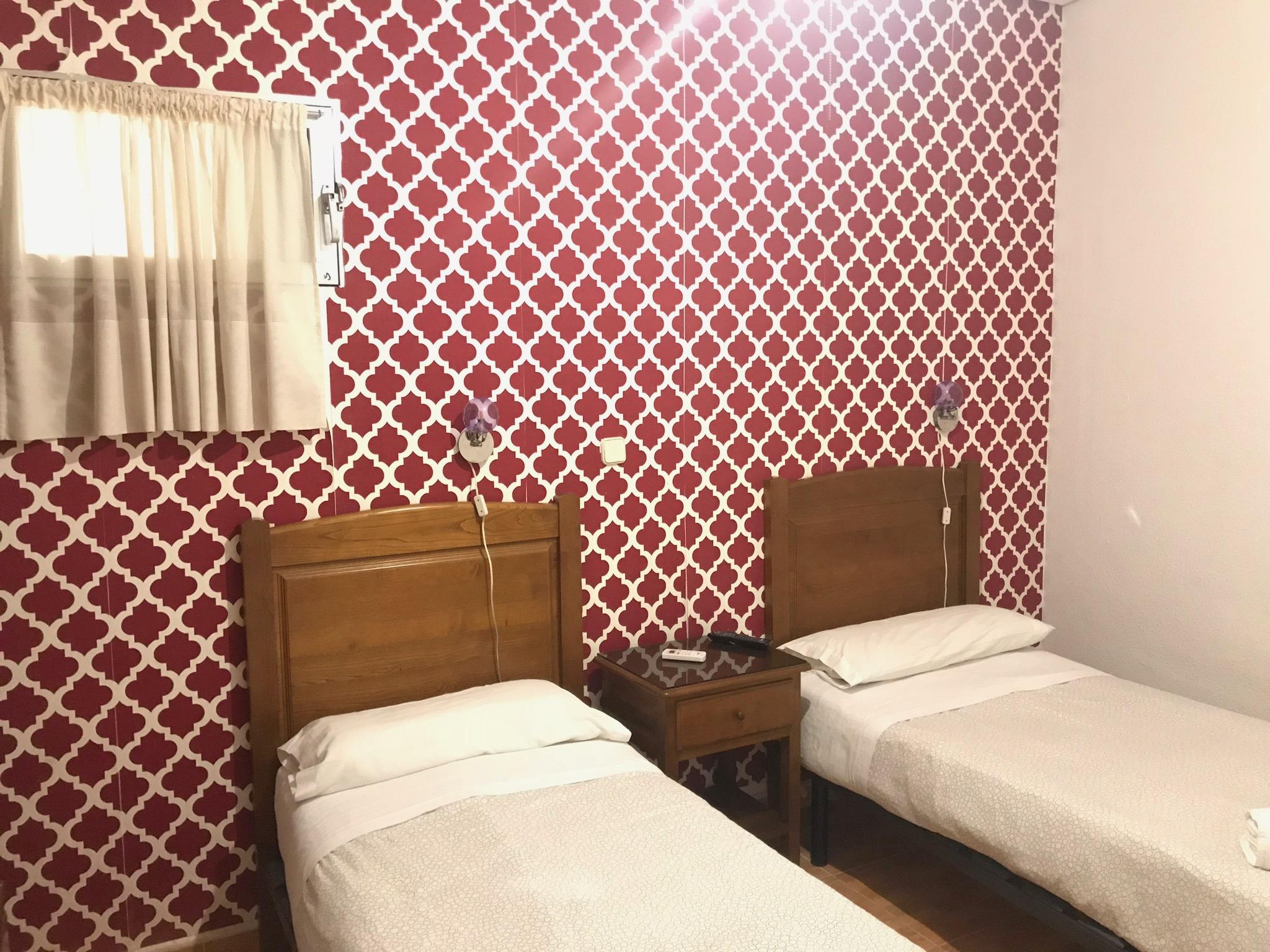 Hostal Los Perales Madryt Zewnętrze zdjęcie A room at the hotel