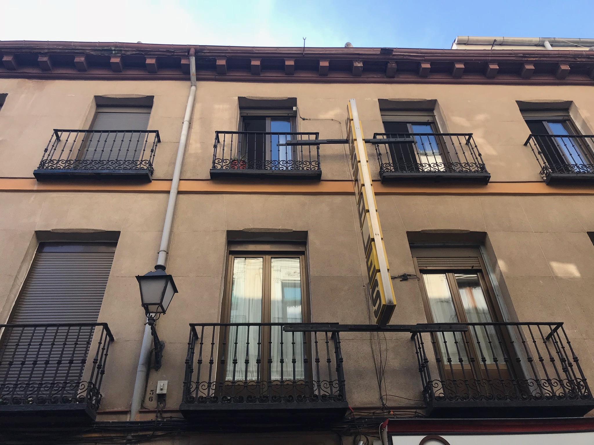 Hostal Los Perales Madryt Zewnętrze zdjęcie The house of Francisco de Quevedo in Madrid