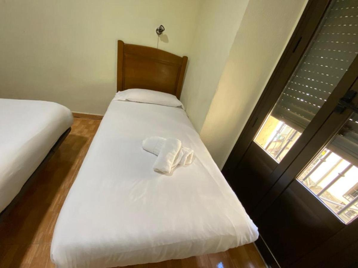Hostal Los Perales Madryt Zewnętrze zdjęcie